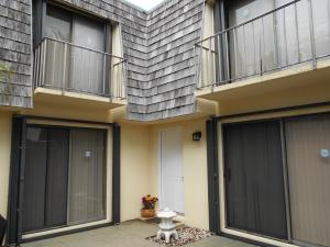 Lakewood Of Palm Springs - Residential