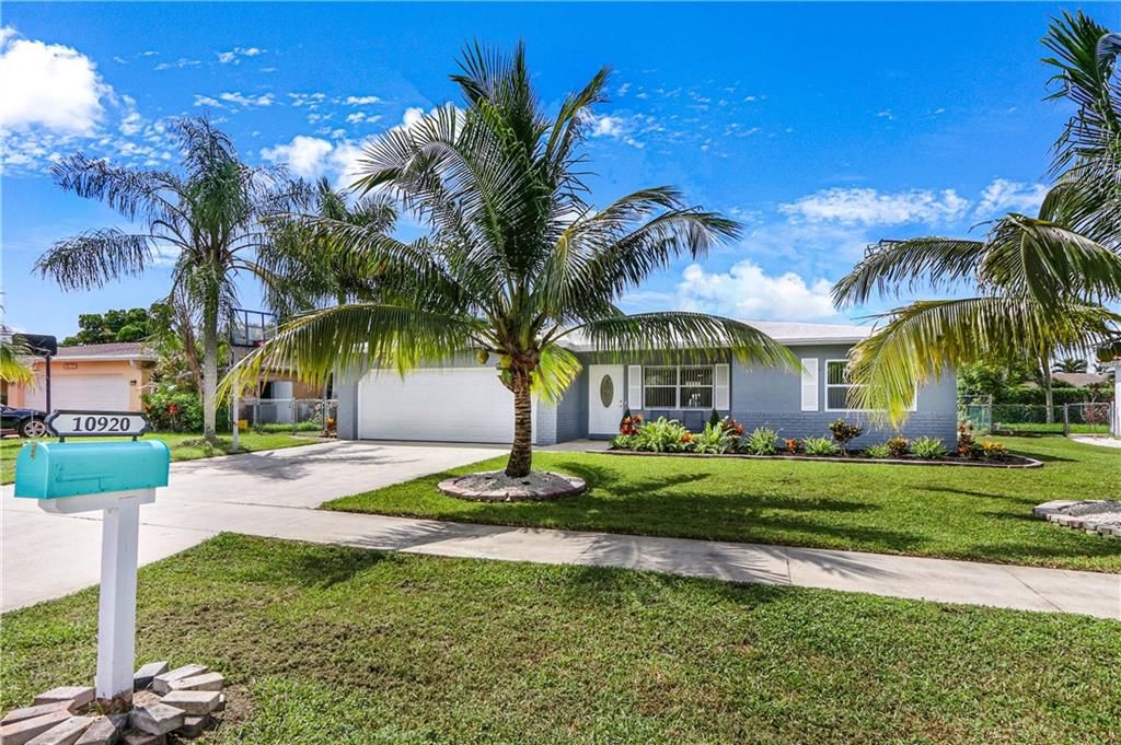 Photo of 10920 Gable St, Boca Raton, FL 33428 (MLS # F10298558)
