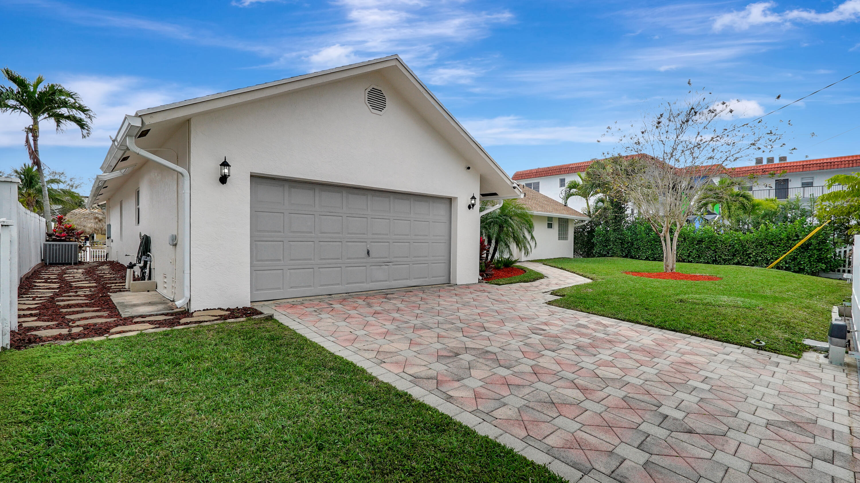 CORAL RIDGE ISLES - Residential Lease