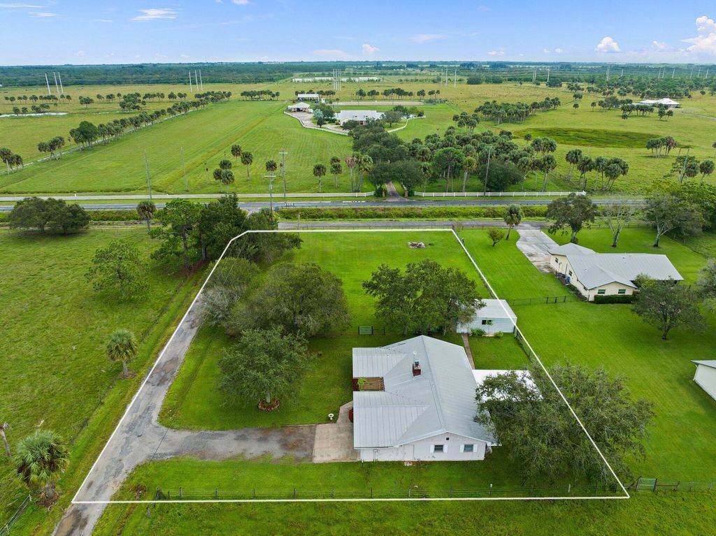 Photo of 1489 S Brocksmith Road, Fort Pierce, FL 34945 (MLS # R10923235)