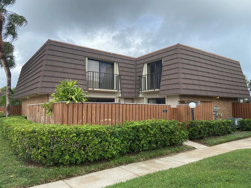 Photo of 2303 23rd Court Ct, Jupiter, FL 33477 (MLS # R10760297)