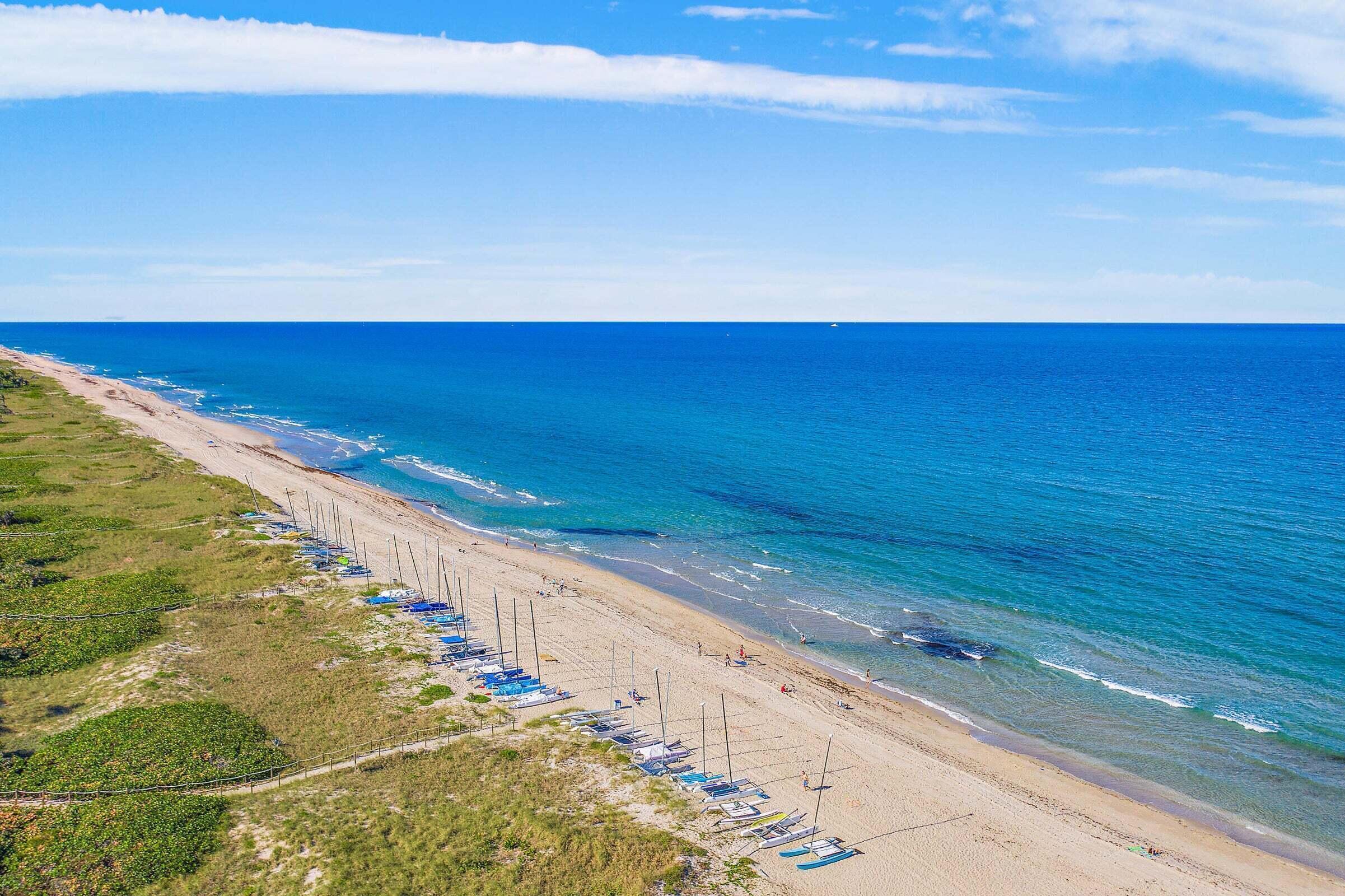 VILLAGE ROYALE CONDO 7 - Residential