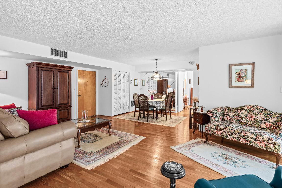 PORT DE MER CONDO - Residential