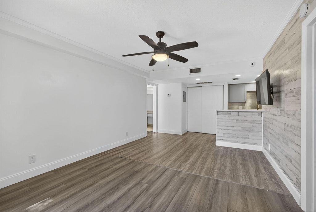 Photo of 612 Executive Center Drive #3107, West Palm Beach, FL 33401 (MLS # B26004402)