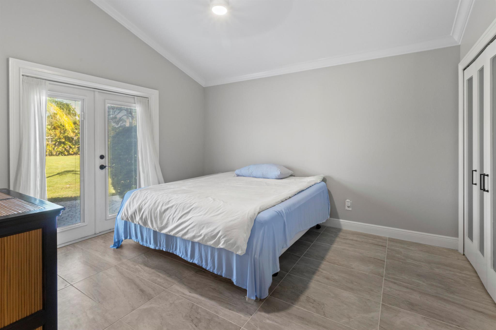 Pine Shadows Air Park - Residential