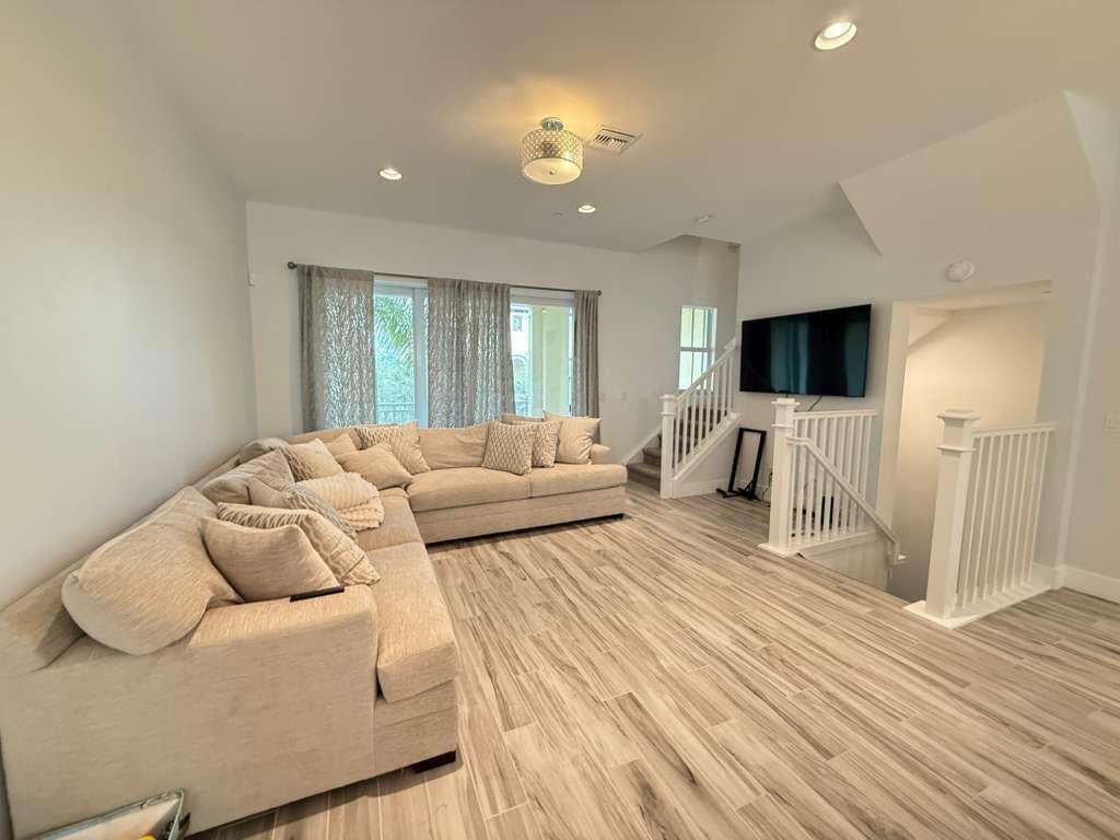 ALTON NEIGHBORHOOD - Residential