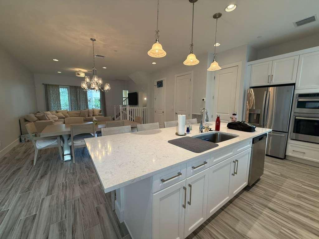 ALTON NEIGHBORHOOD - Residential