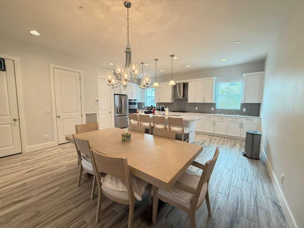 ALTON NEIGHBORHOOD - Residential