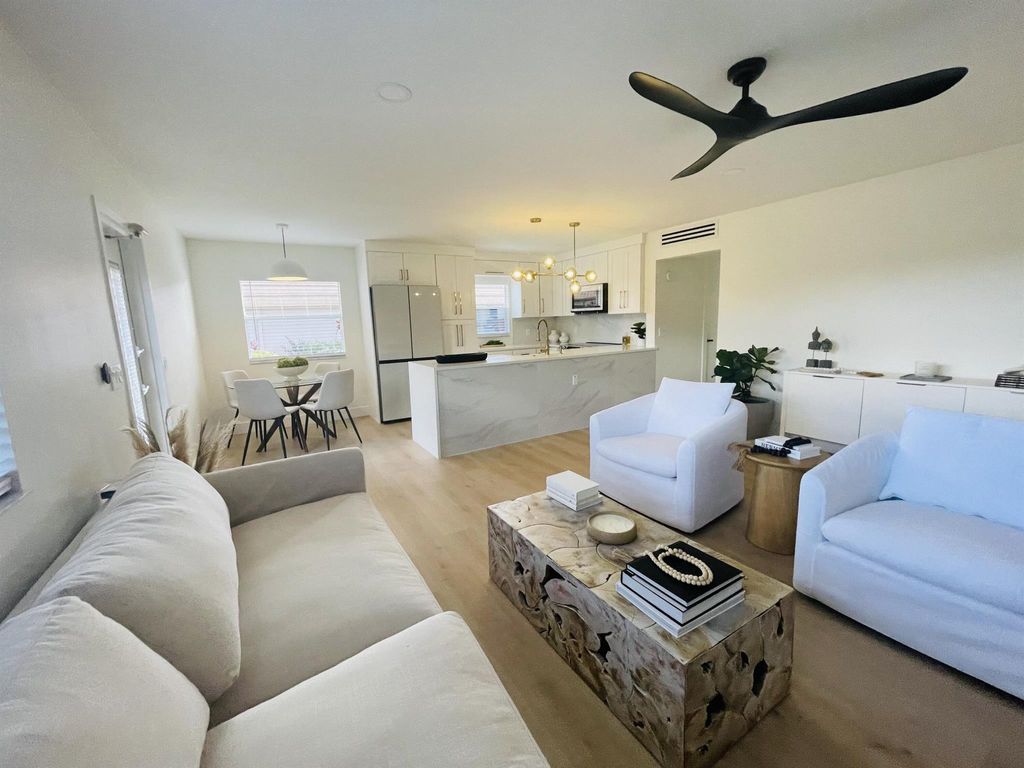 Photo of 356 Seville O, Delray Beach, FL 33446 (MLS # R11124270)