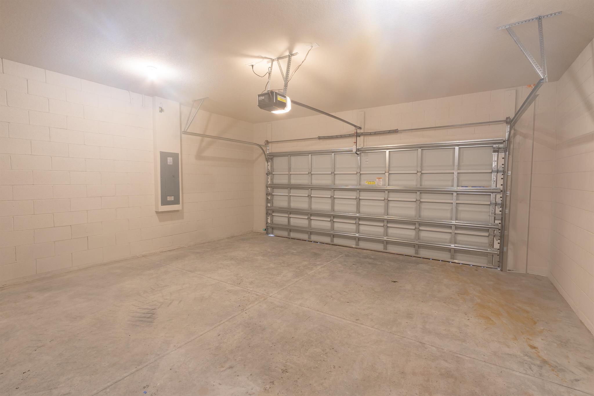 LOST TREE PRESERVE PD PHA - Residential Lease