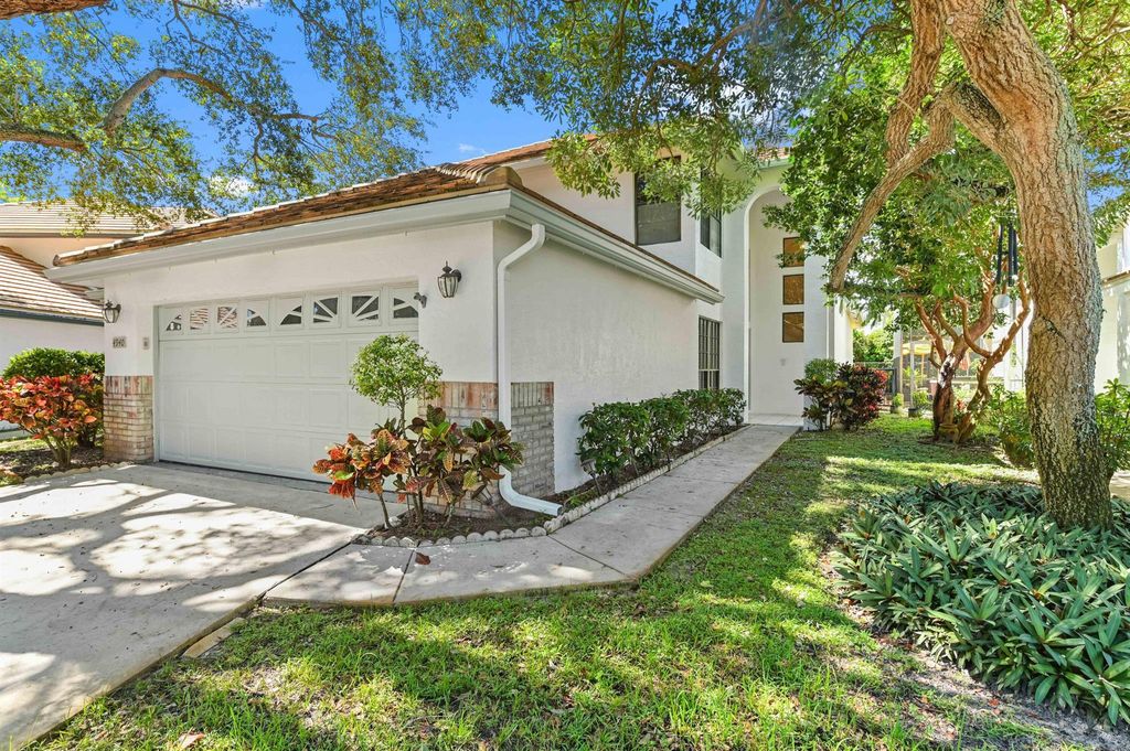 Photo of 4940 Sherwood Forest Drive, Delray Beach, FL 33445 (MLS # R11132388)
