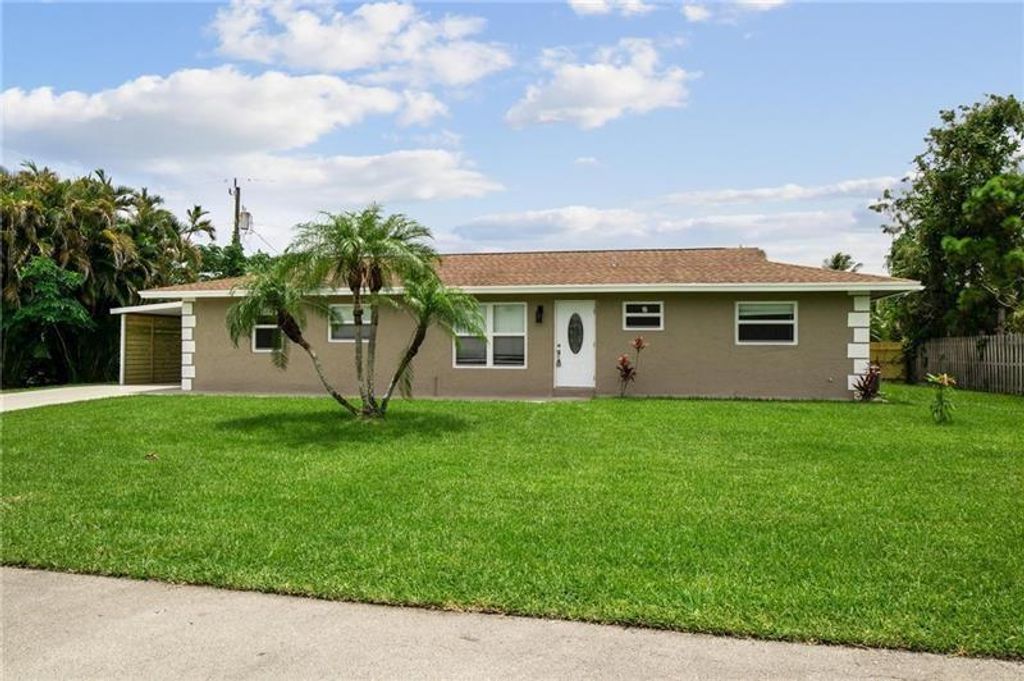 Photo of 9200 Palladium Pl, Lake Worth, FL 33467 (MLS # F10390488)