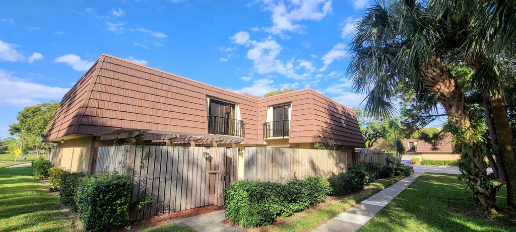 Photo of 121 1st Lane Ln, Palm Beach Gardens, FL 33418 (MLS # R10768632)