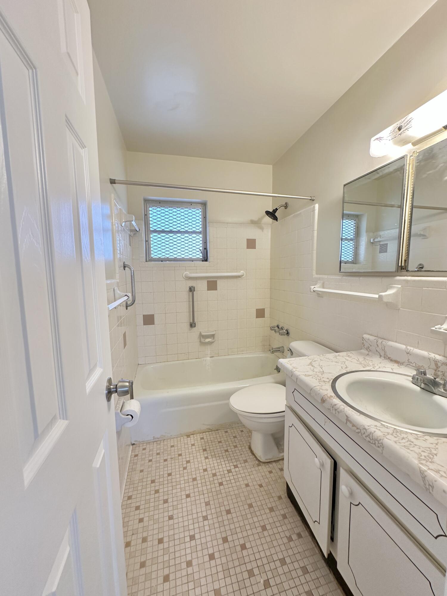 HOLLY HOUSE INC CONDO IN - Residential