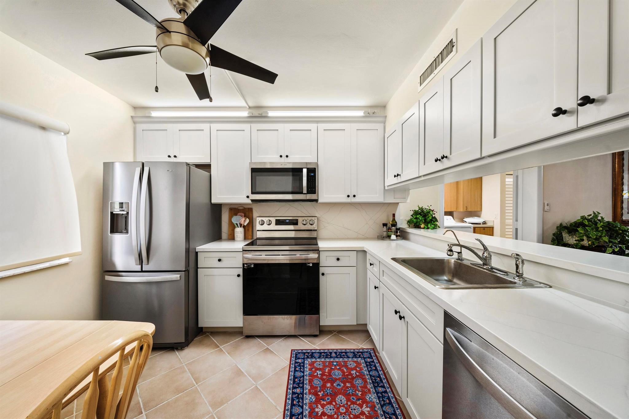 601 Seafarer Circle 104