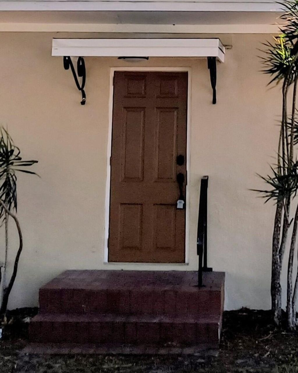 Photo of 1215 Soltman Avenue, Fort Pierce, FL 34950 (MLS # R11159786)