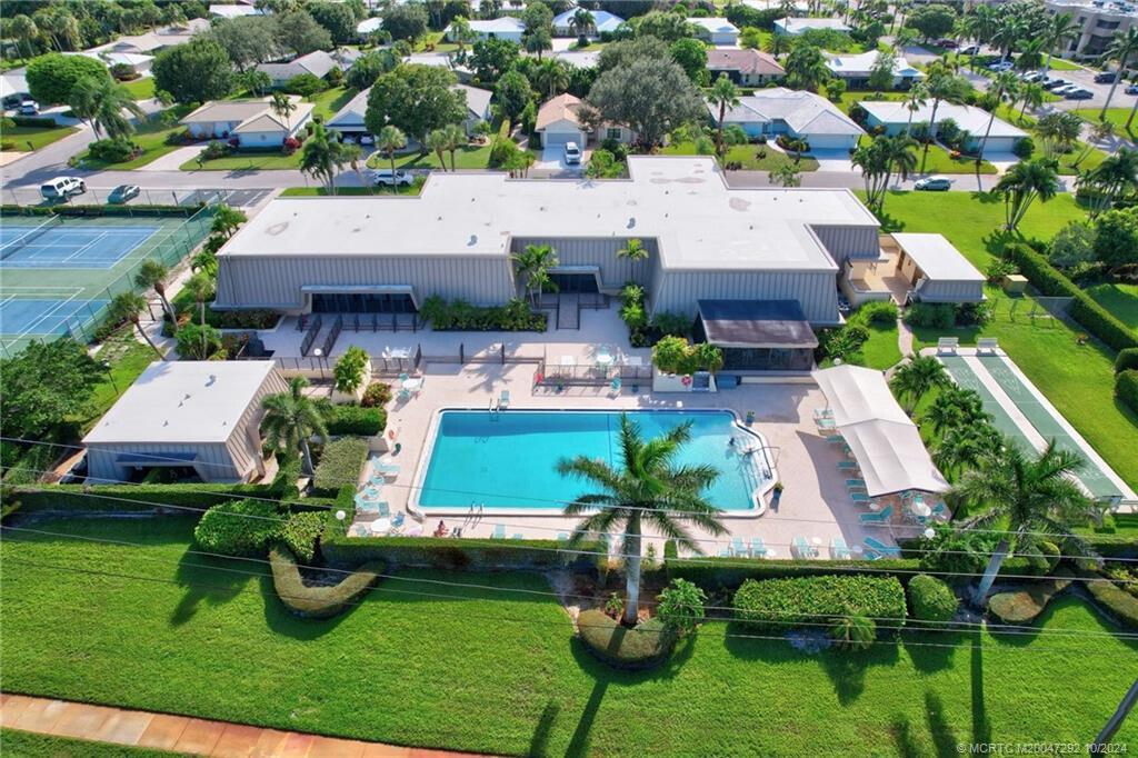 1800 SE Saint Lucie Boulevard 7-207, Stuart, FL, 34996/$130,000 3 1800 SE Saint Lucie Boulevard 7-207