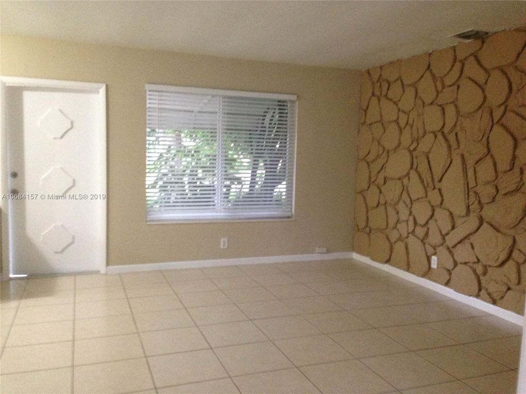 Photo of 1325 SE 1st Terrace, Deerfield Beach, FL 33441 (MLS # F10554096)