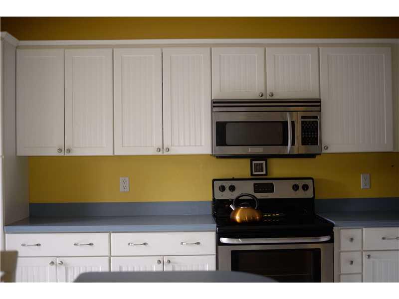 GOLDEN RAINTREE V - Residential