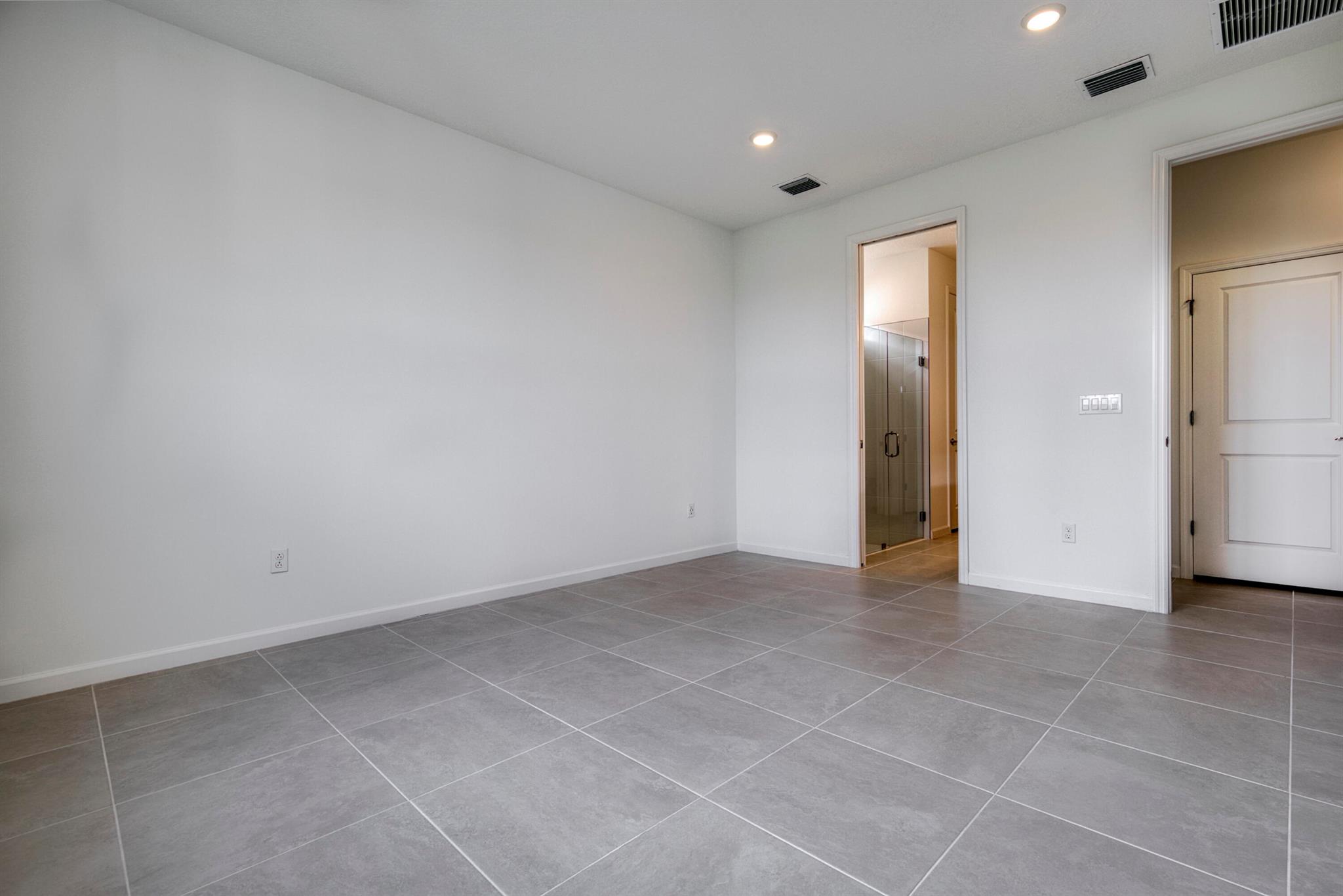 HARBOR ISLE PHASE 1 - Residential Lease