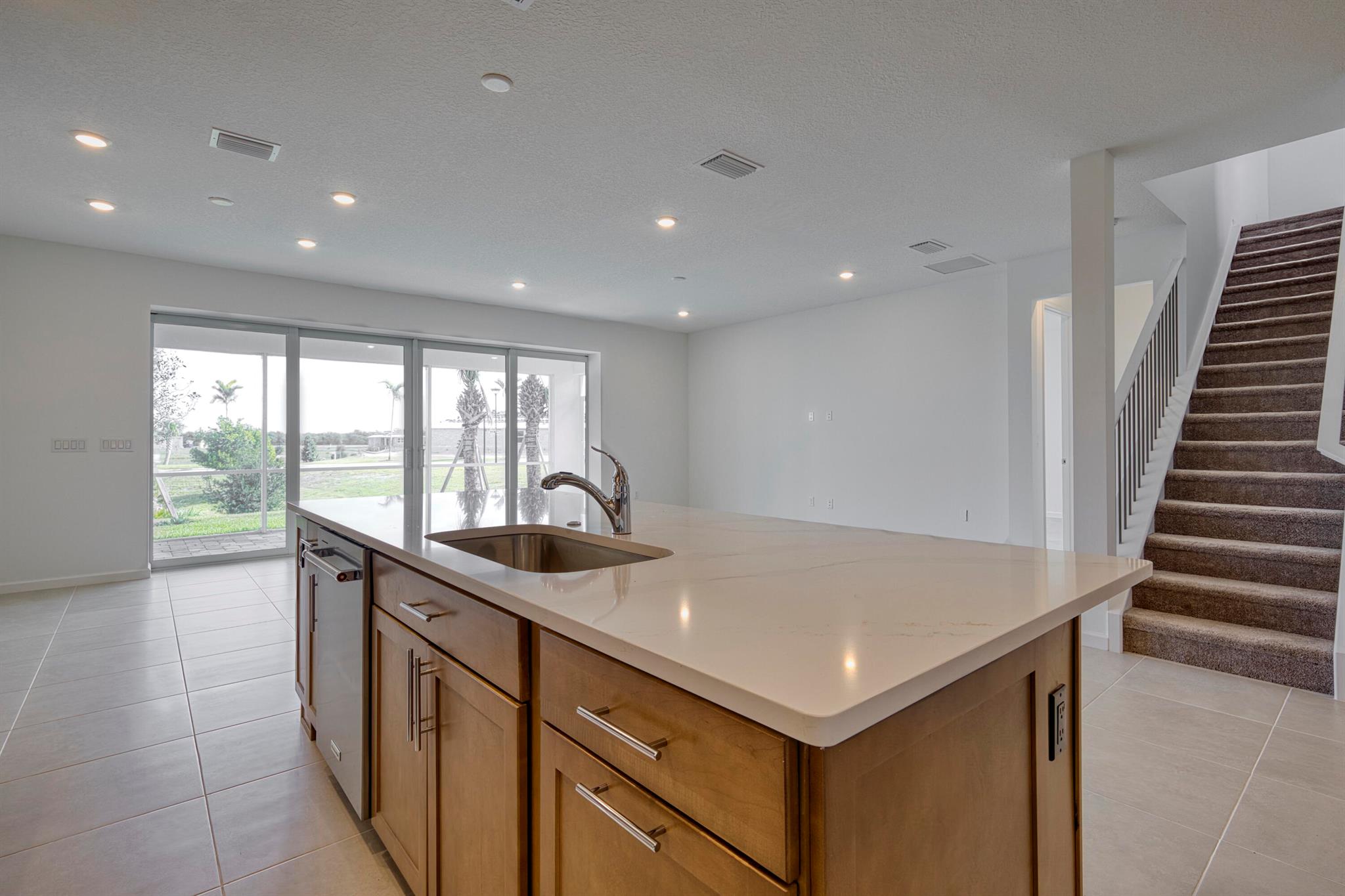 HARBOR ISLE PHASE 1 - Residential Lease
