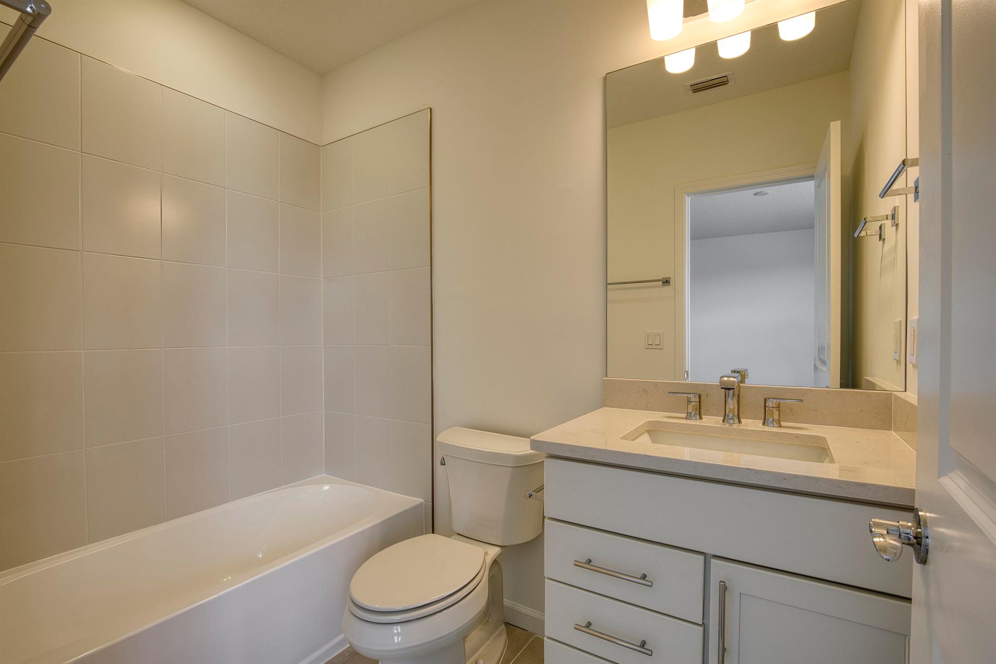 HARBOR ISLE PHASE 1 - Residential Lease