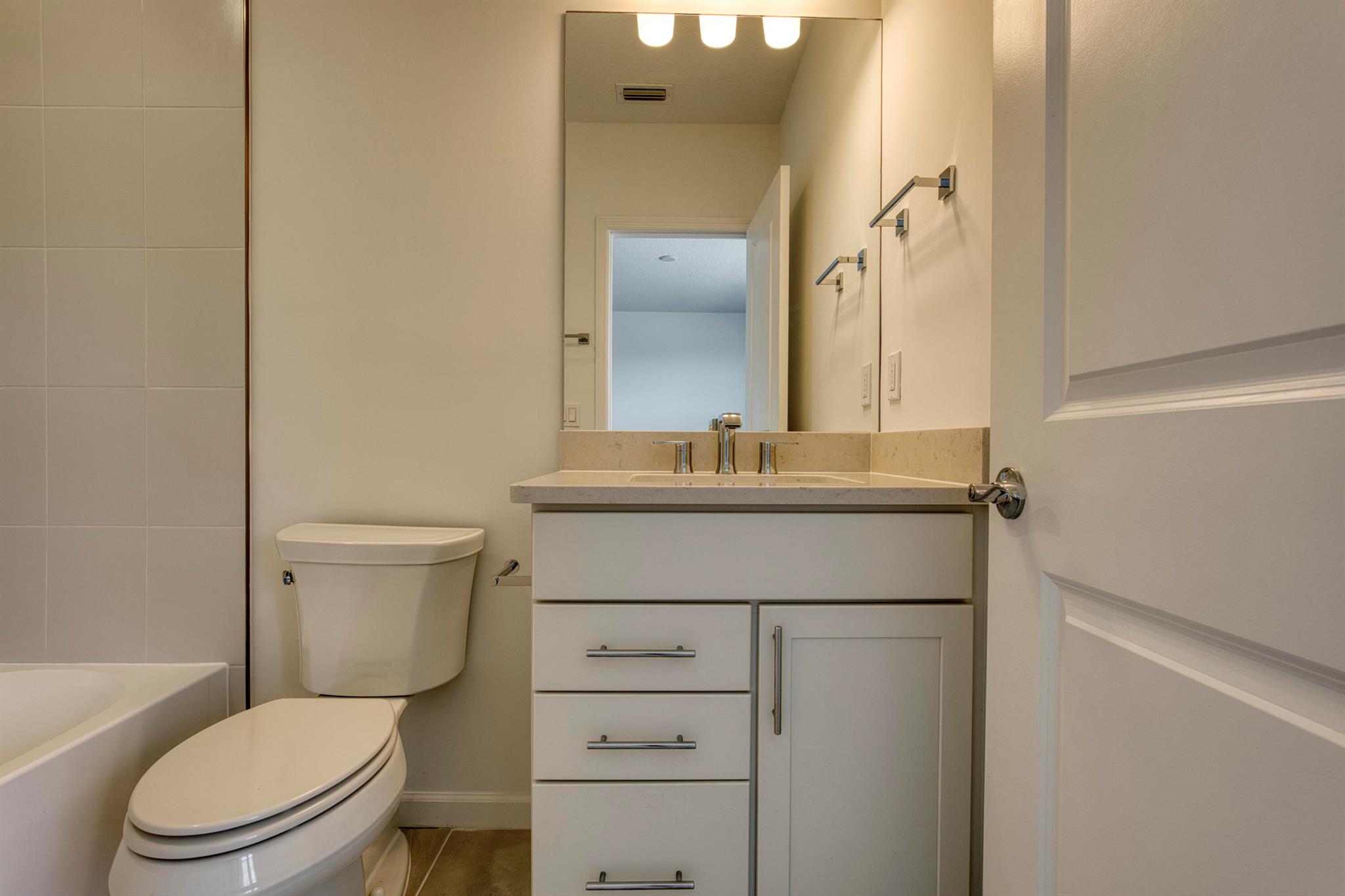 HARBOR ISLE PHASE 1 - Residential Lease