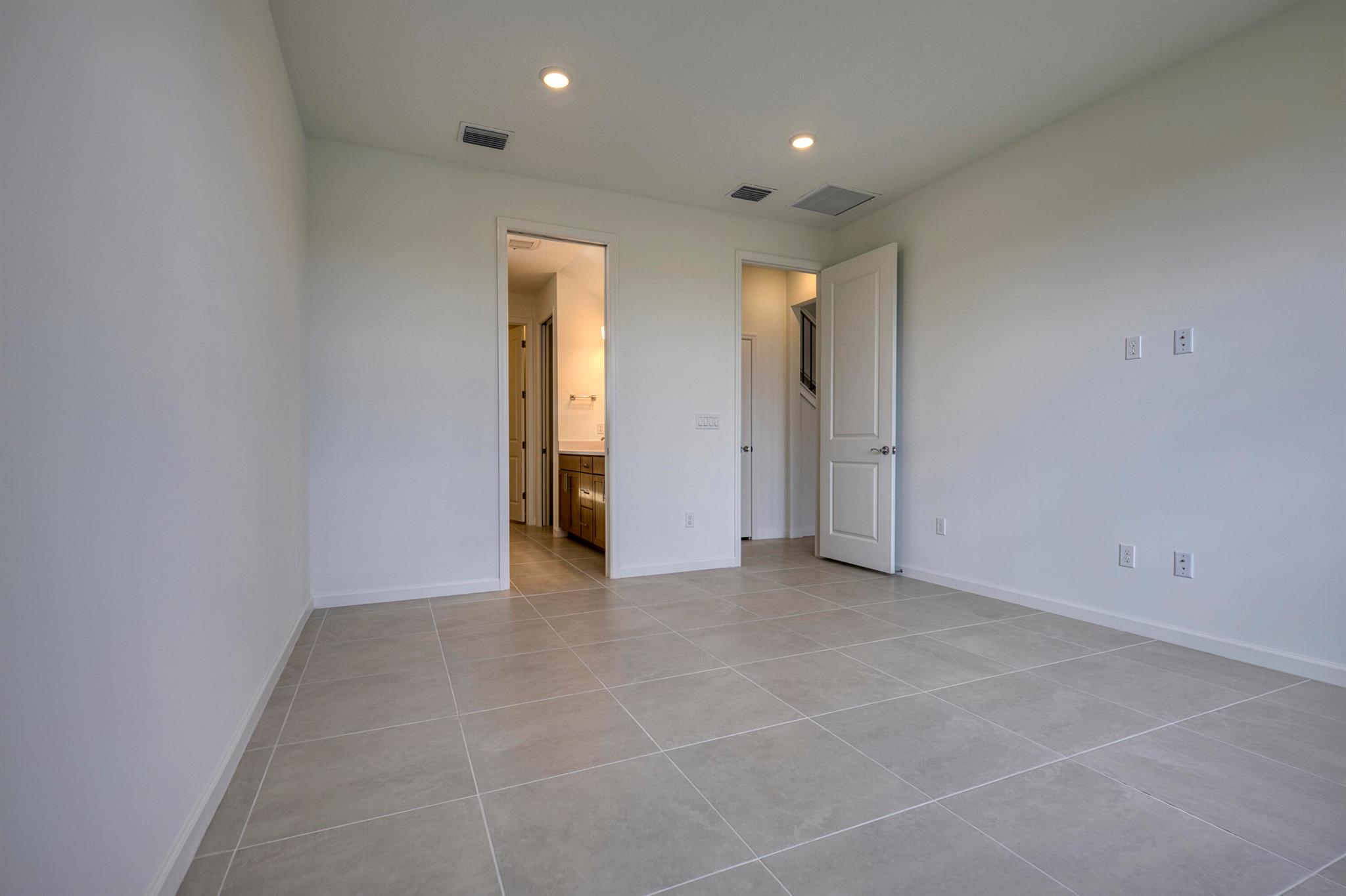HARBOR ISLE PHASE 1 - Residential Lease