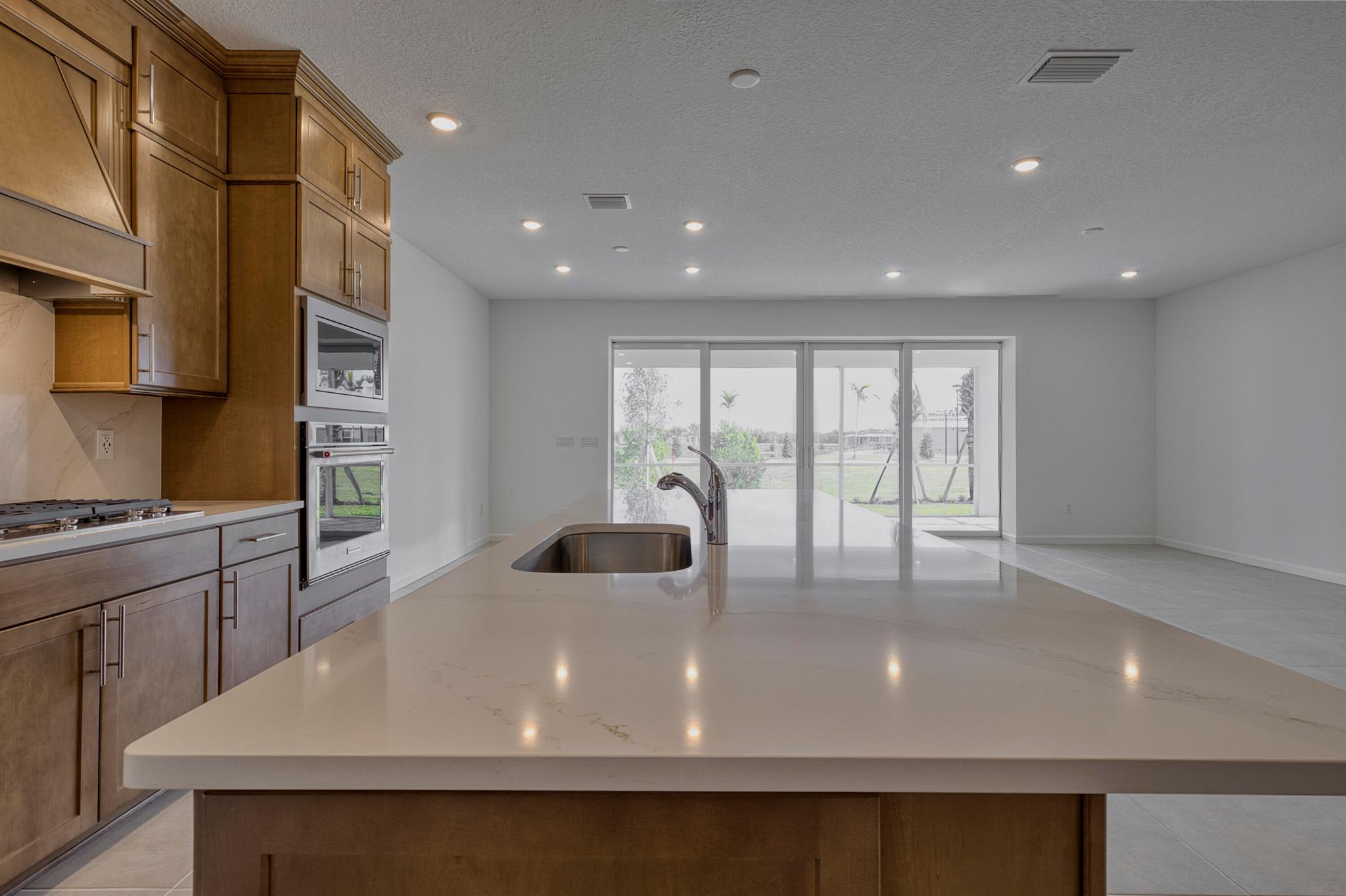 HARBOR ISLE PHASE 1 - Residential Lease