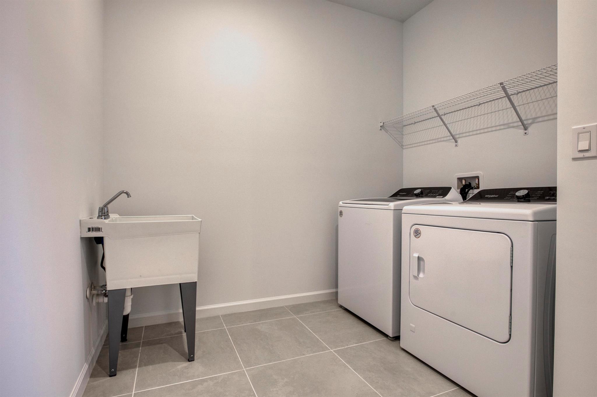 HARBOR ISLE PHASE 1 - Residential Lease