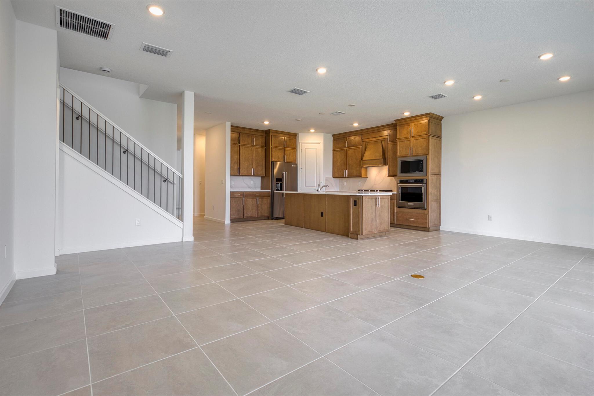 HARBOR ISLE PHASE 1 - Residential Lease
