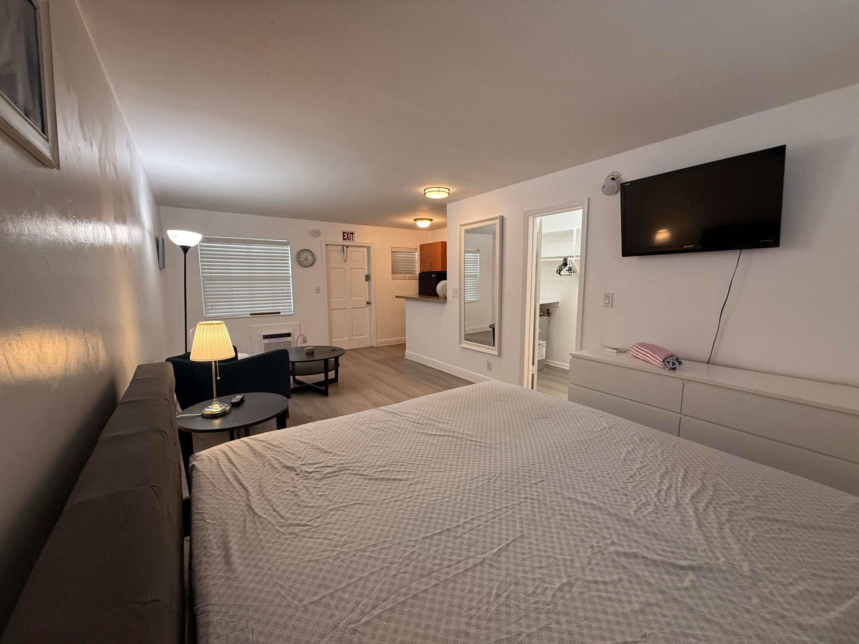 3226 NE 12TH Street 8