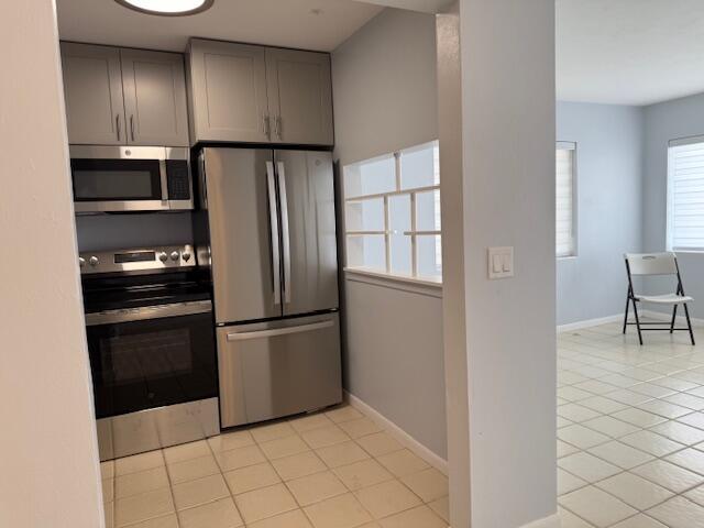MURRY HILLS APT BLDG COND - Residential