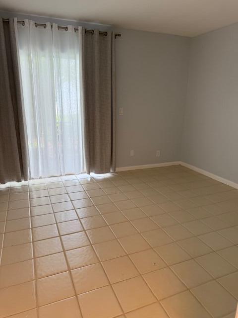 MURRY HILLS APT BLDG COND - Residential