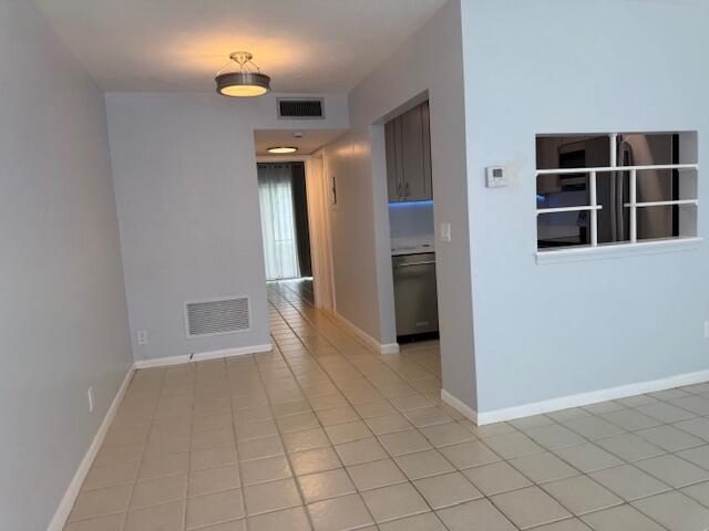MURRY HILLS APT BLDG COND - Residential