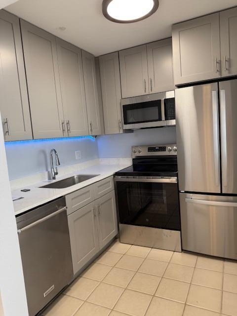 MURRY HILLS APT BLDG COND - Residential