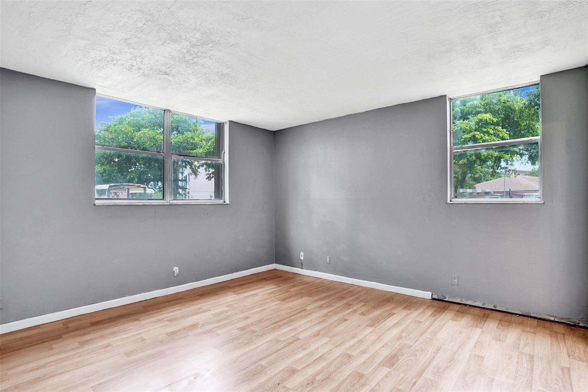 SOMERSET - Residential