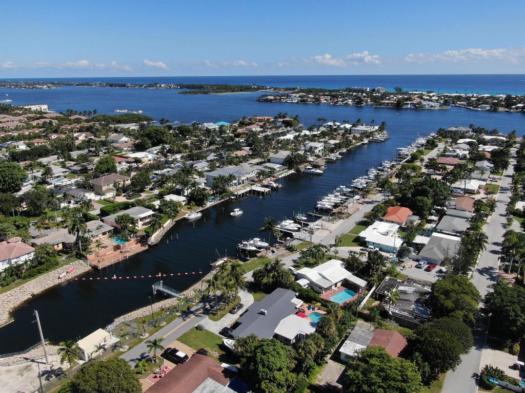 Photo of 630 North Road, Boynton Beach, FL 33435 (MLS # R10929496)