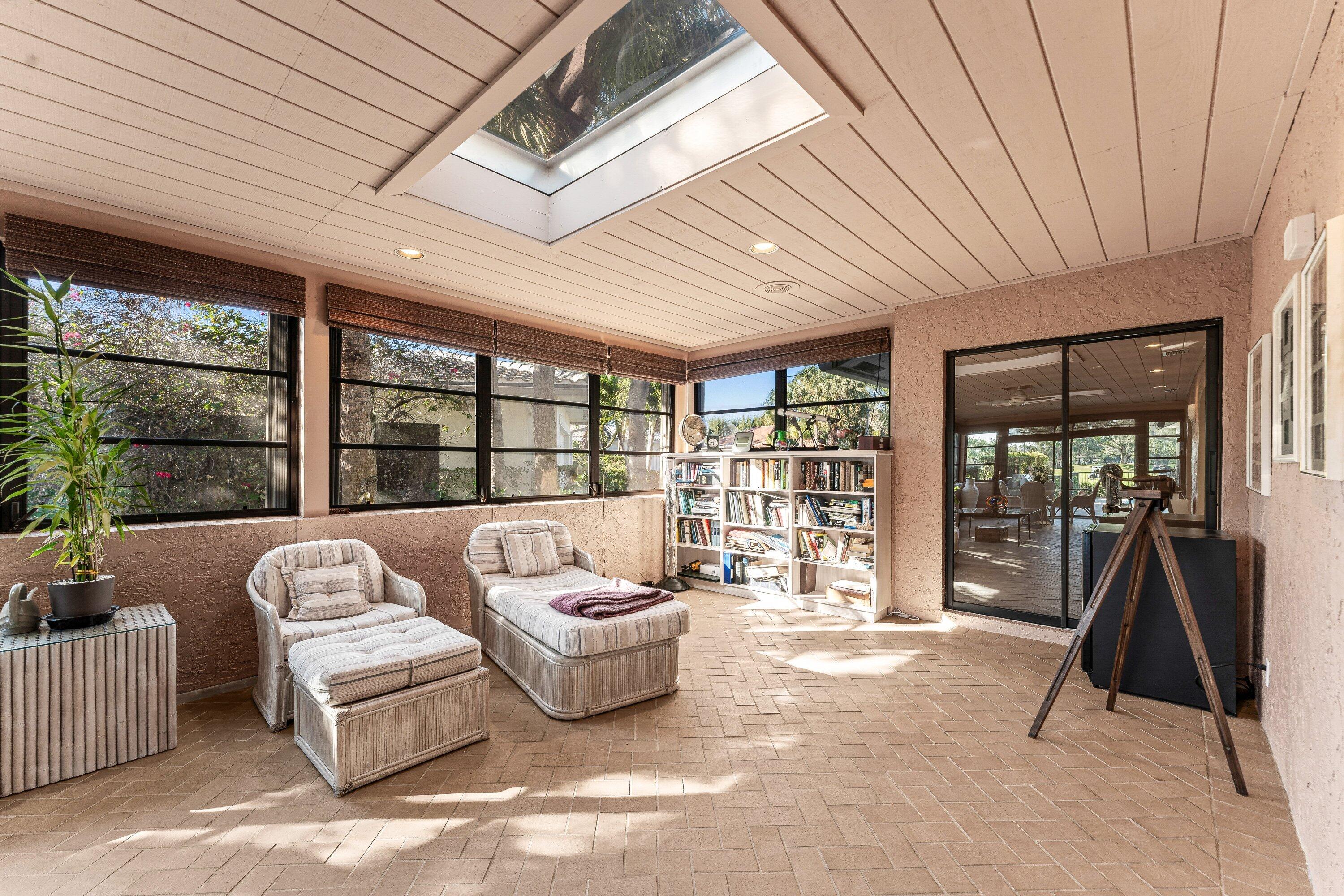 HAMPSHIRE AT HUNTERS RUN CONDO - Residential