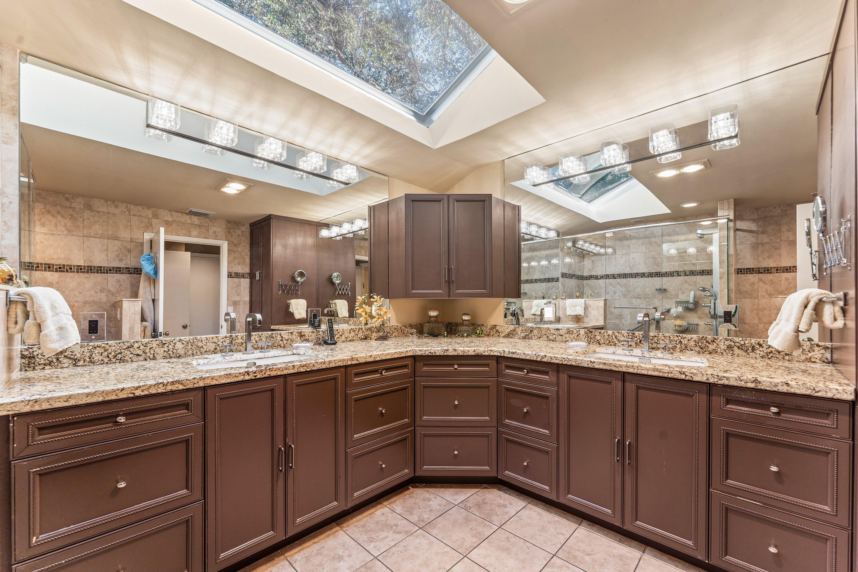 HAMPSHIRE AT HUNTERS RUN CONDO - Residential