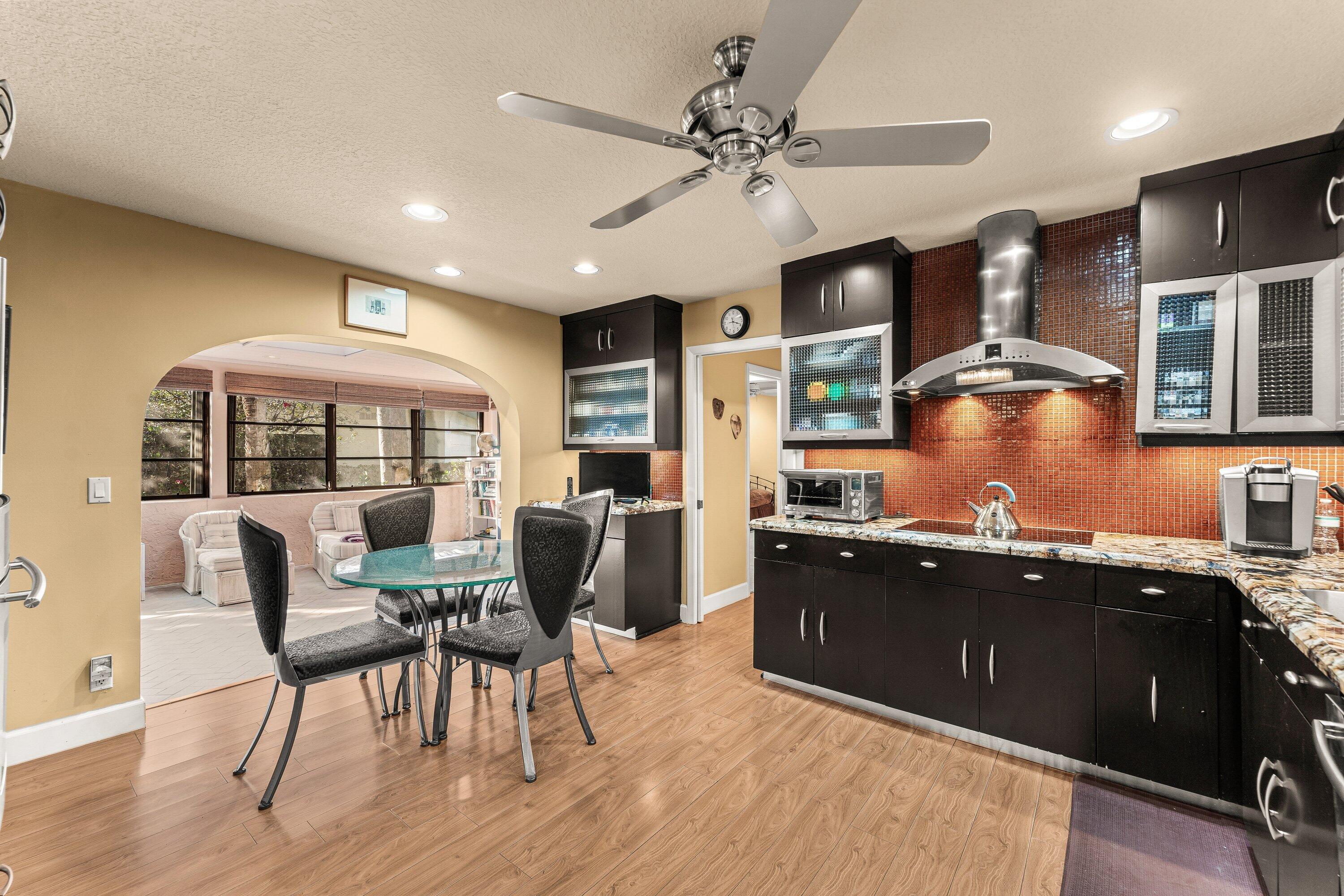 HAMPSHIRE AT HUNTERS RUN CONDO - Residential