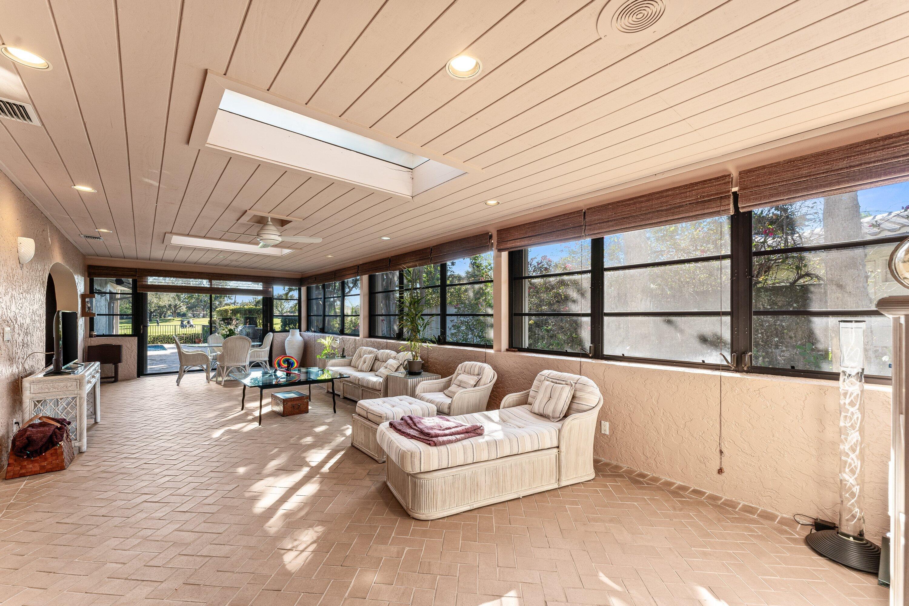 HAMPSHIRE AT HUNTERS RUN CONDO - Residential