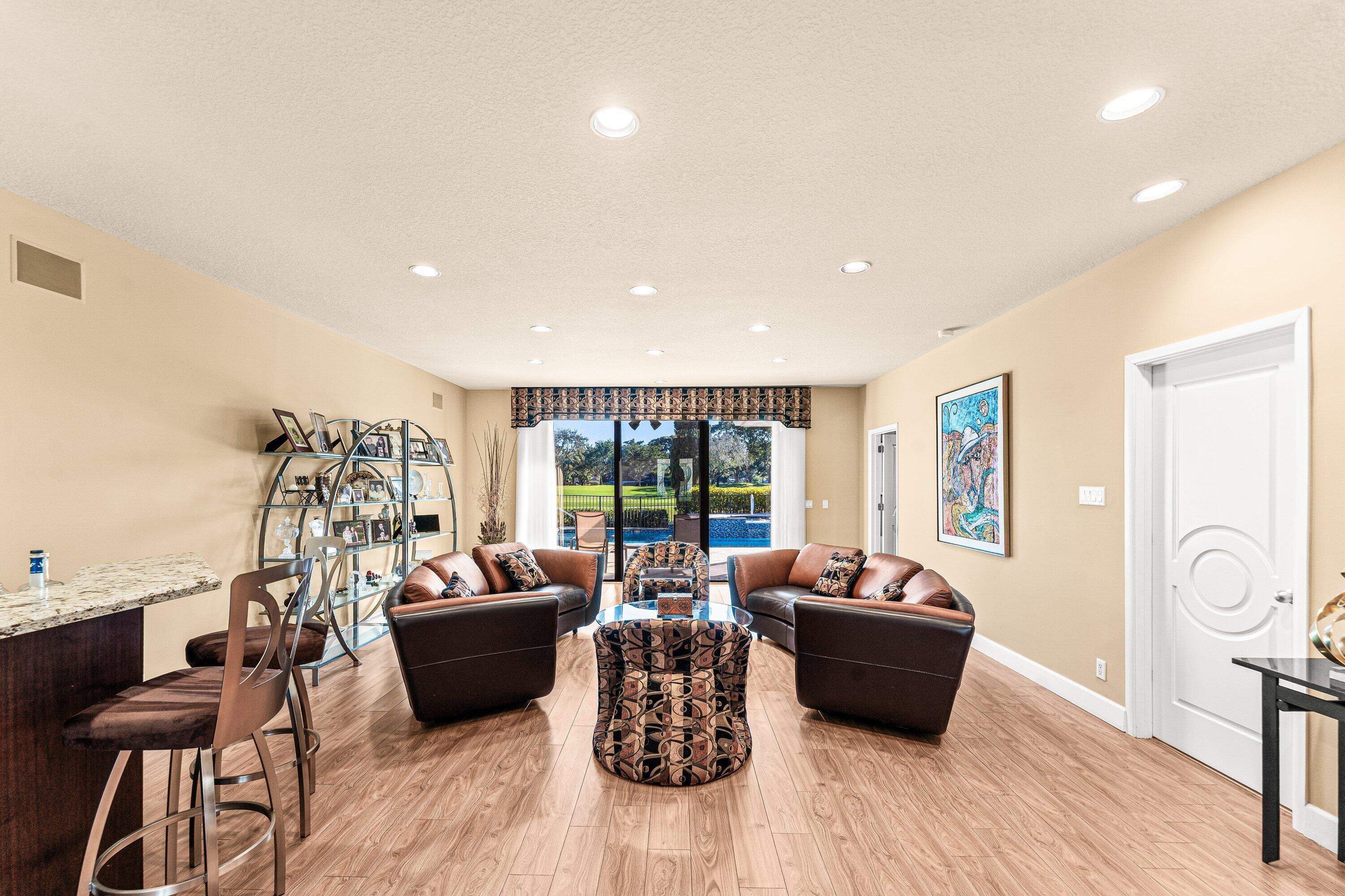 HAMPSHIRE AT HUNTERS RUN CONDO - Residential