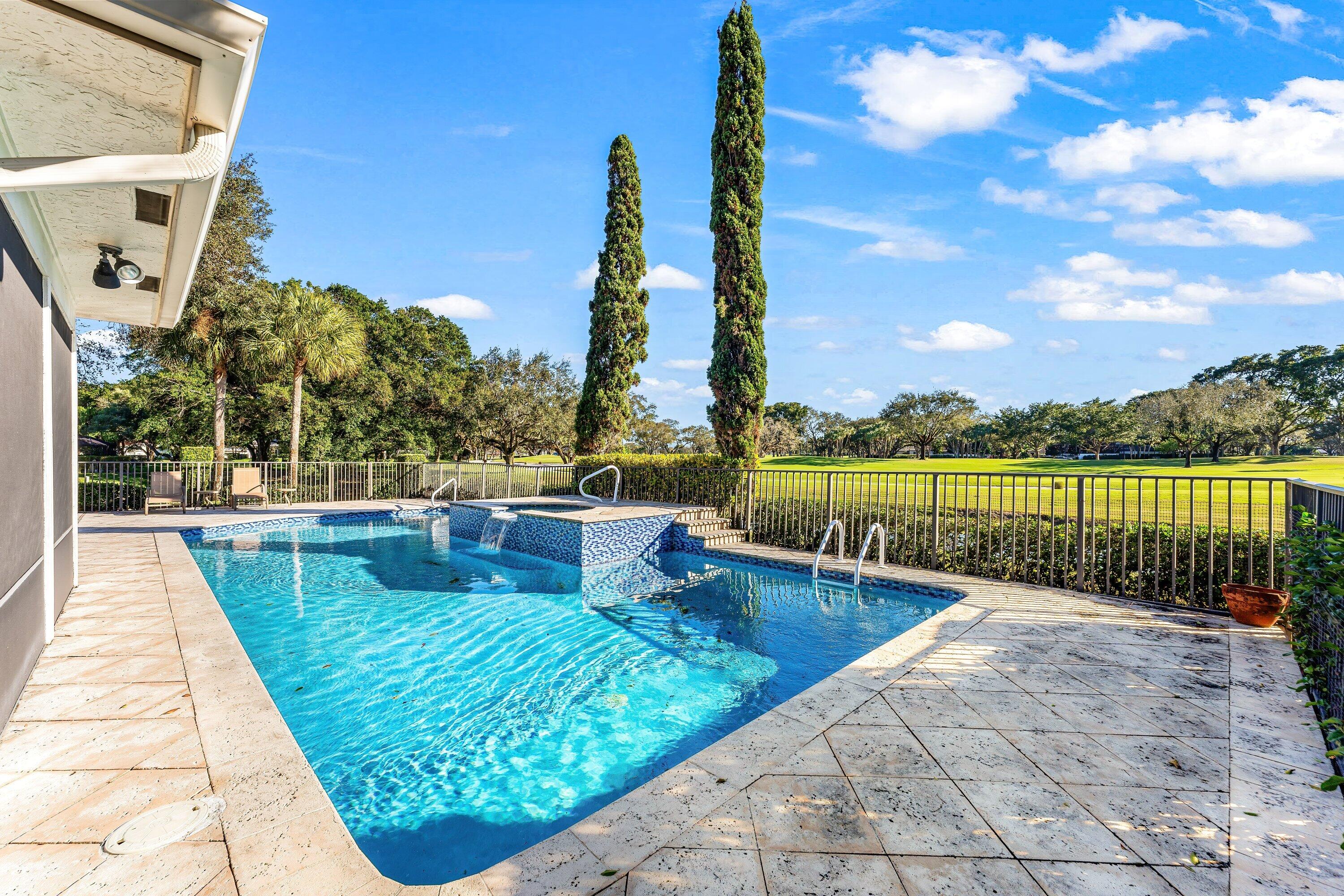 HAMPSHIRE AT HUNTERS RUN CONDO - Residential