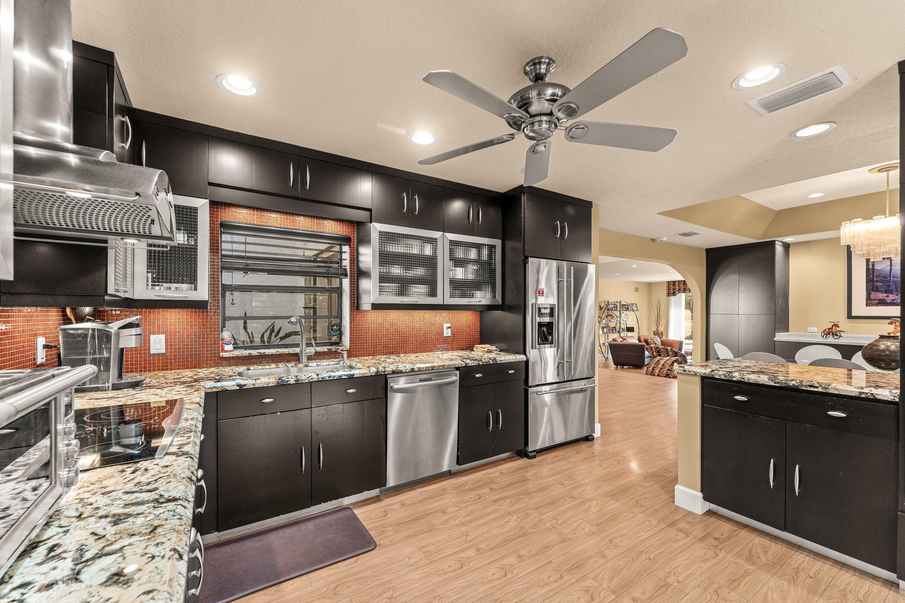 HAMPSHIRE AT HUNTERS RUN CONDO - Residential