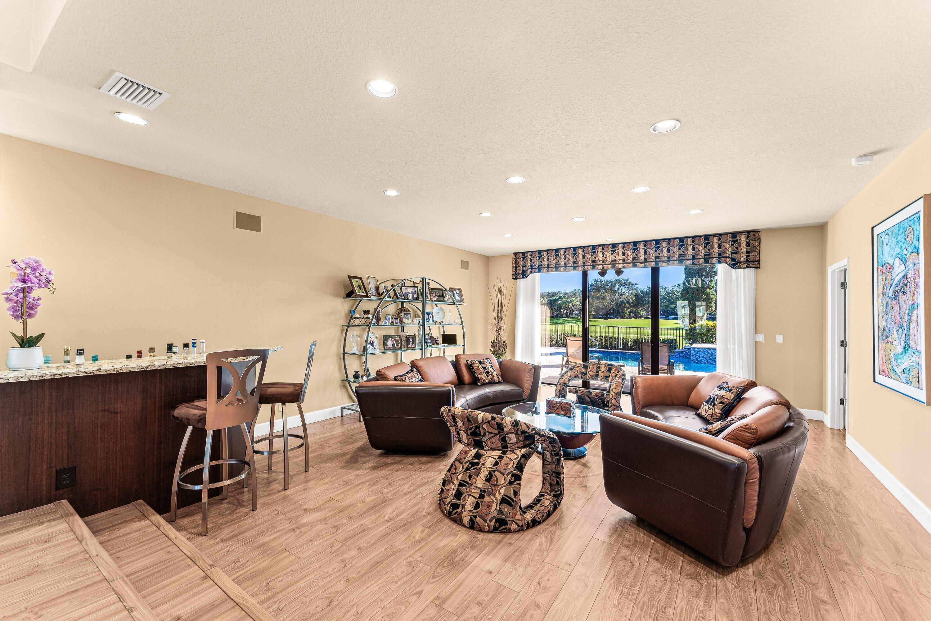 HAMPSHIRE AT HUNTERS RUN CONDO - Residential