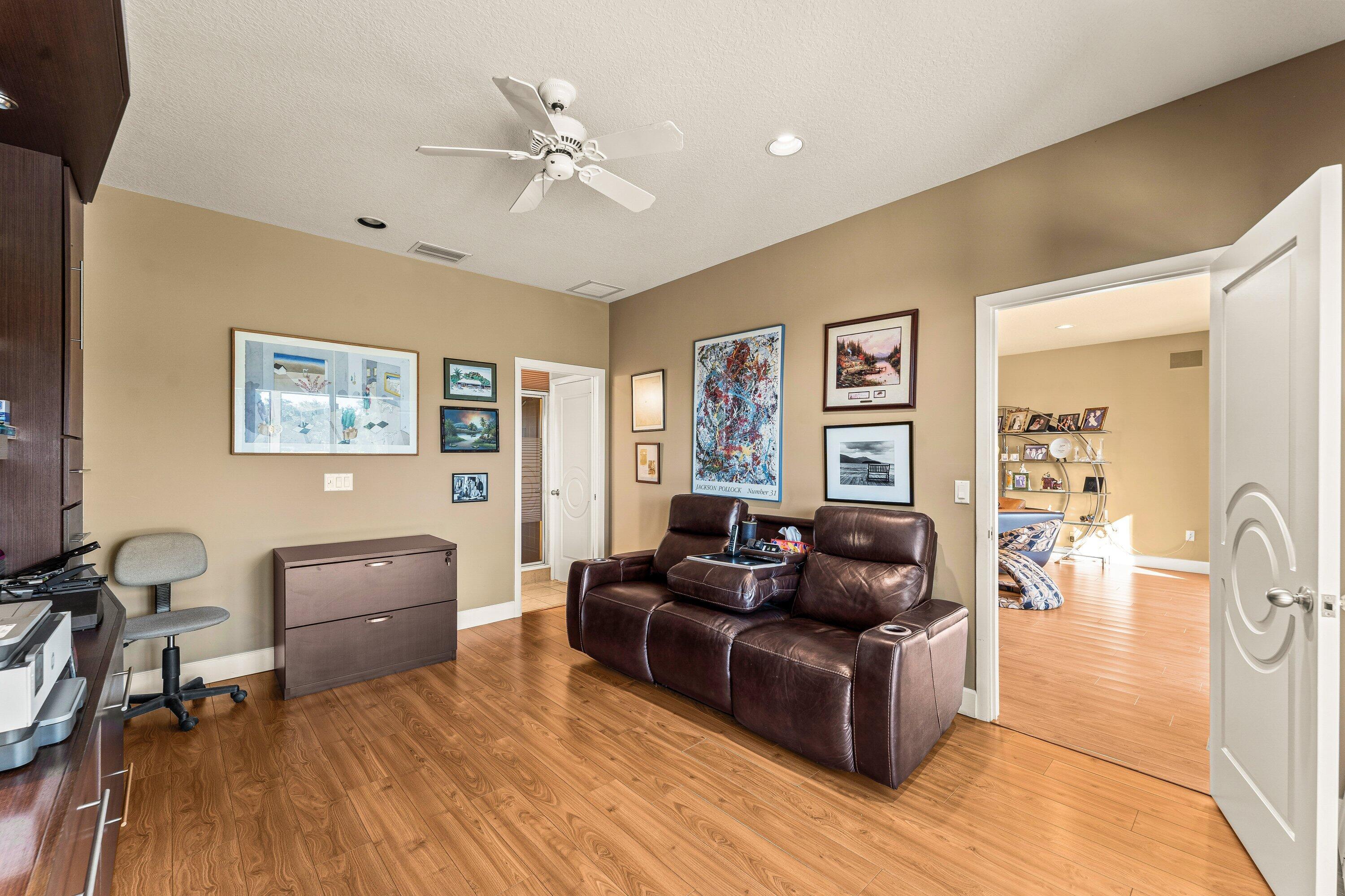 HAMPSHIRE AT HUNTERS RUN CONDO - Residential