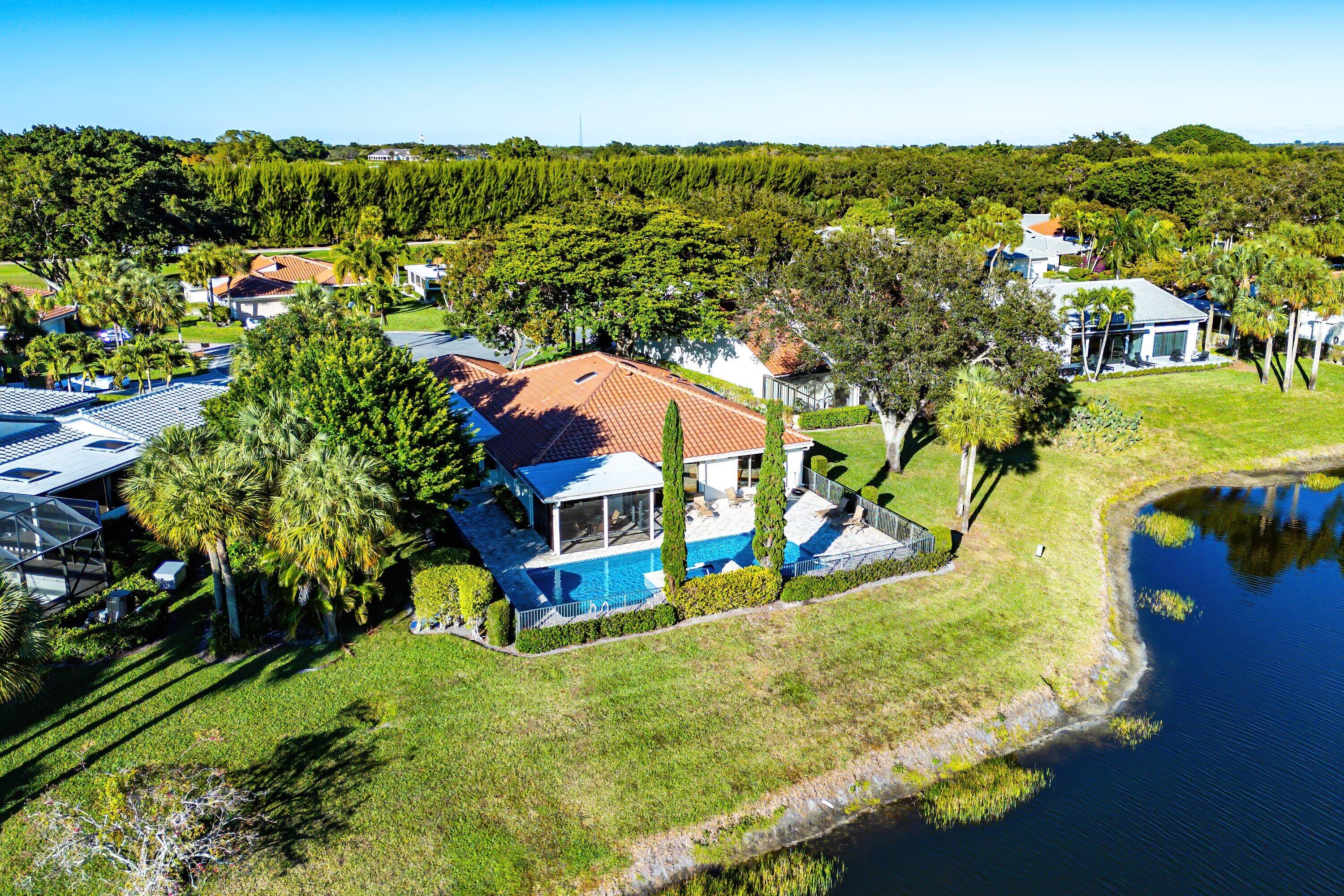 HAMPSHIRE AT HUNTERS RUN CONDO - Residential