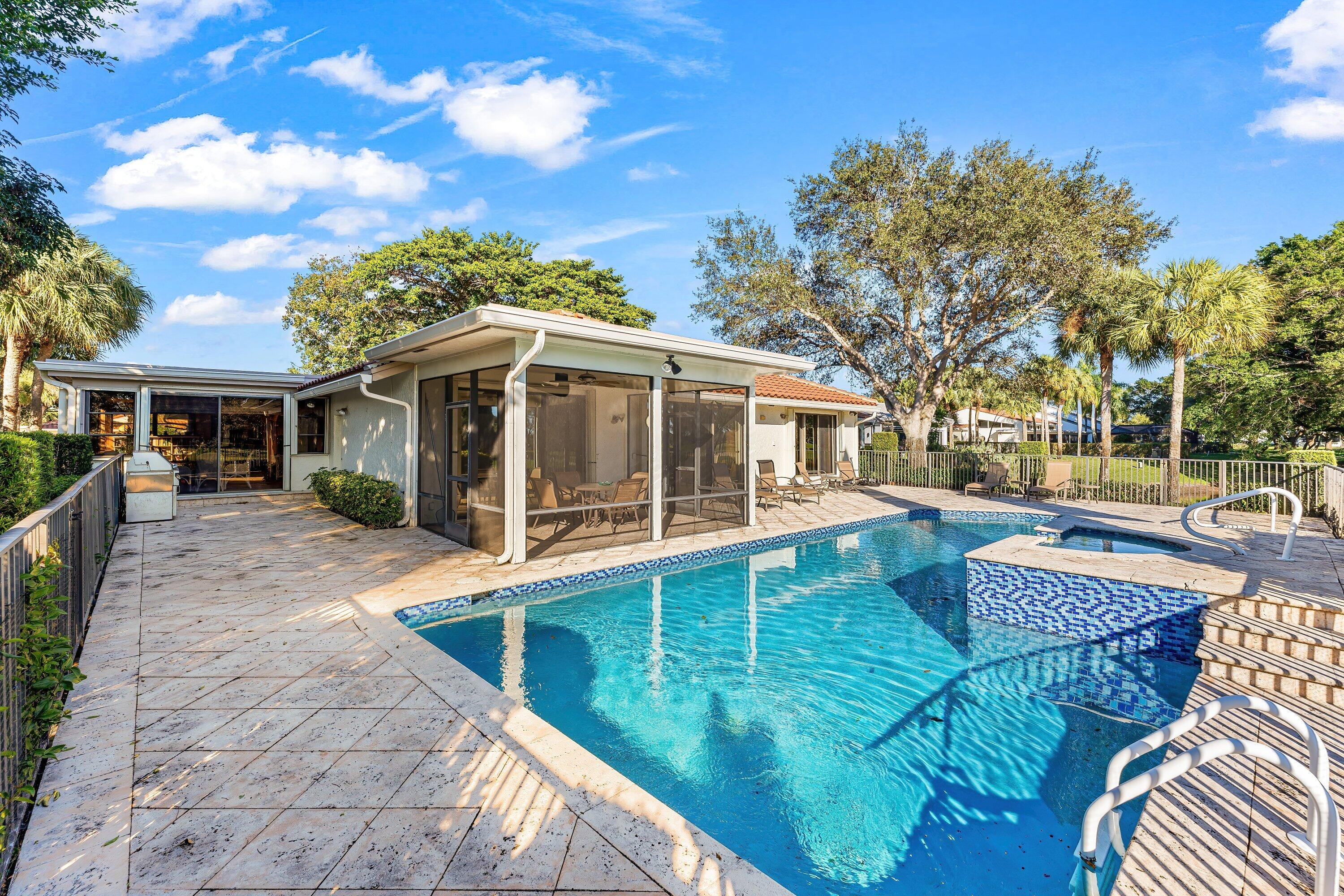 HAMPSHIRE AT HUNTERS RUN CONDO - Residential