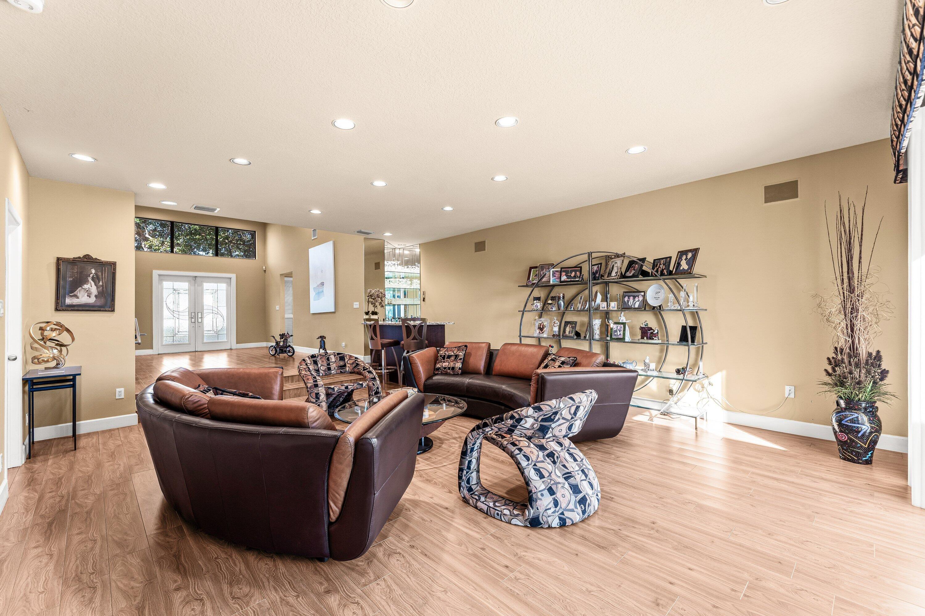 HAMPSHIRE AT HUNTERS RUN CONDO - Residential